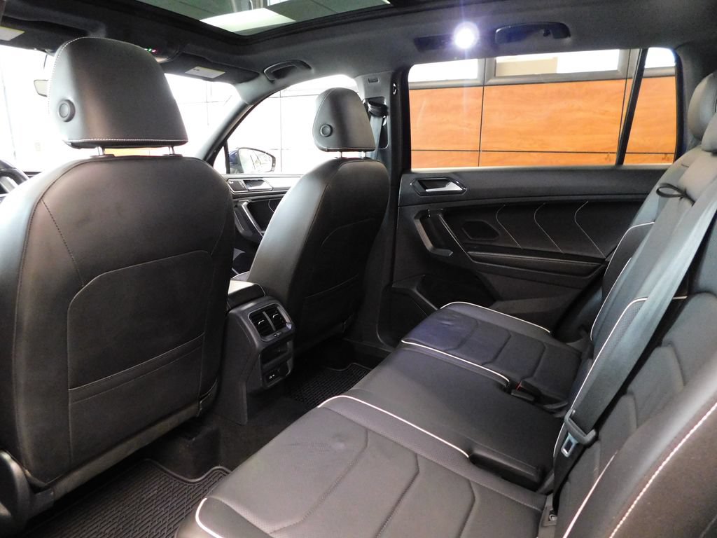 Used 2022 Volkswagen Tiguan SEL R-Line AWD/4WD image 37