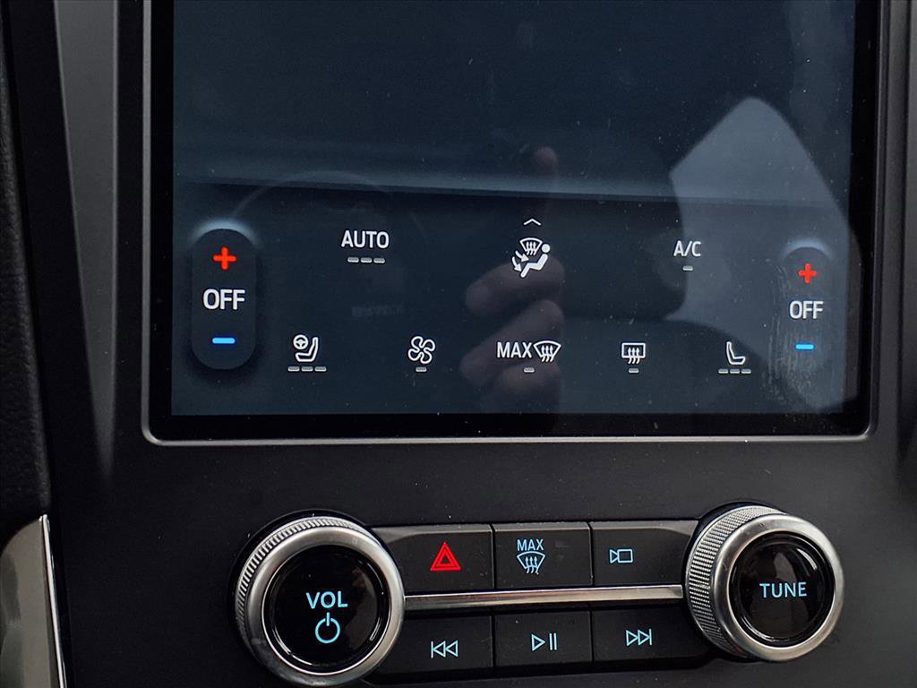 Certified 2024 Ford Edge Titanium image 16