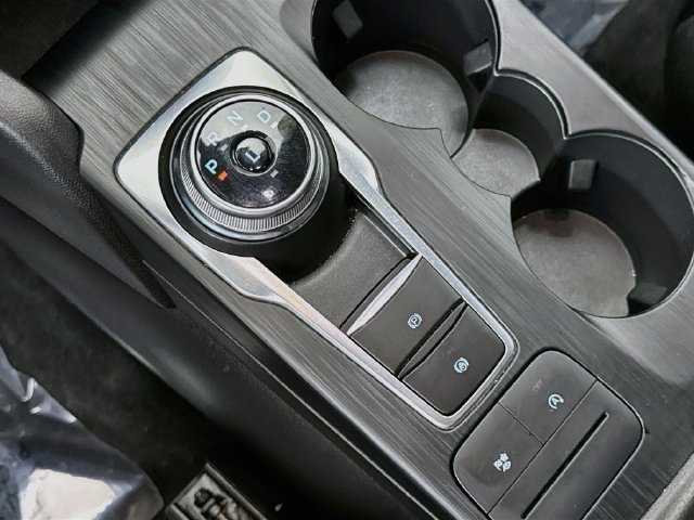 Certified 2025 Ford Escape ST-Line AWD/4WD image 17