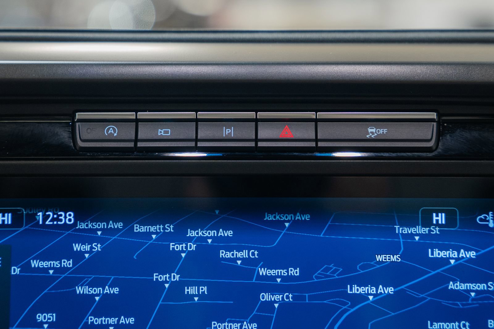 Certified 2024 Ford F150 Lariat w/ Equipment Group 502A High image 28