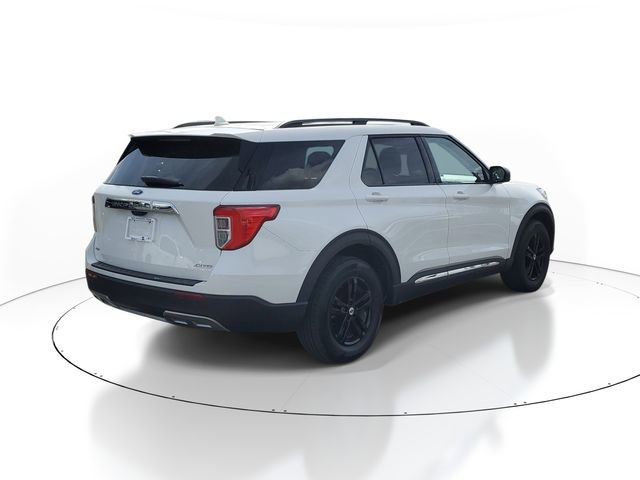 Certified 2023 Ford Explorer XLT w/ Equipment Group 202A AWD/4WD image 3