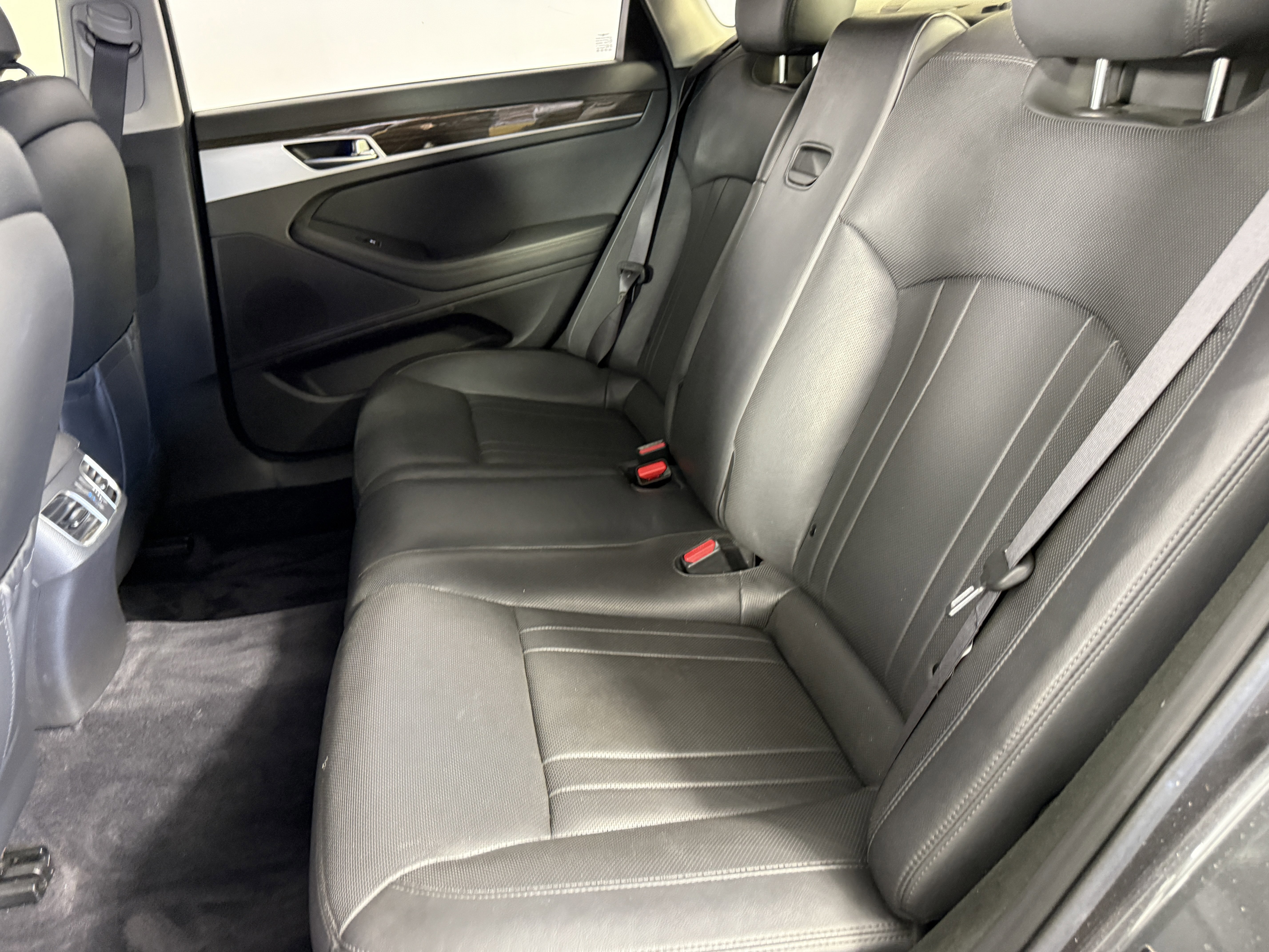 Used 2019 Genesis G80 3.8 image 14