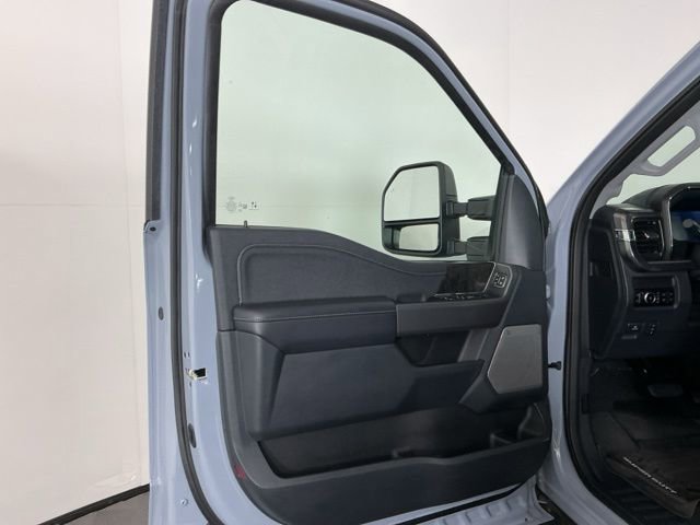 Certified 2025 Ford F350 Lariat w/ Black Appearance Package AWD/4WD image 15