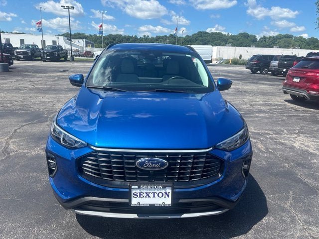 Certified 2023 Ford Escape Platinum AWD/4WD image 2