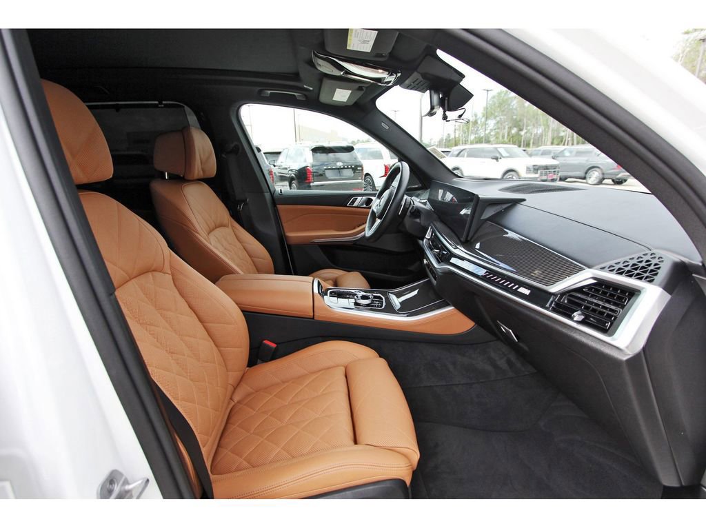 Used 2025 BMW X5 M60i w/ Executive Package image 27