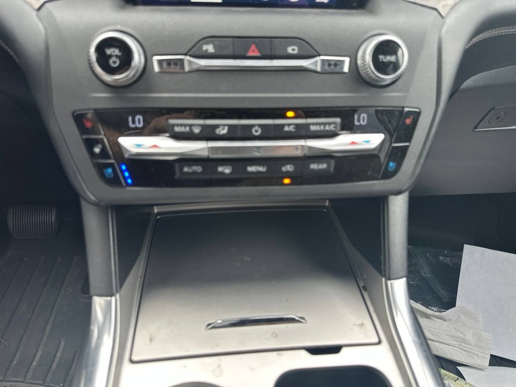 Certified 2020 Ford Explorer Platinum w/ Premium Technology Package AWD/4WD image 25