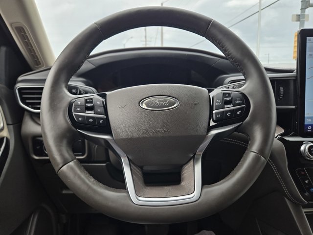 Certified 2023 Ford Explorer Platinum w/ Technology Package AWD/4WD image 20