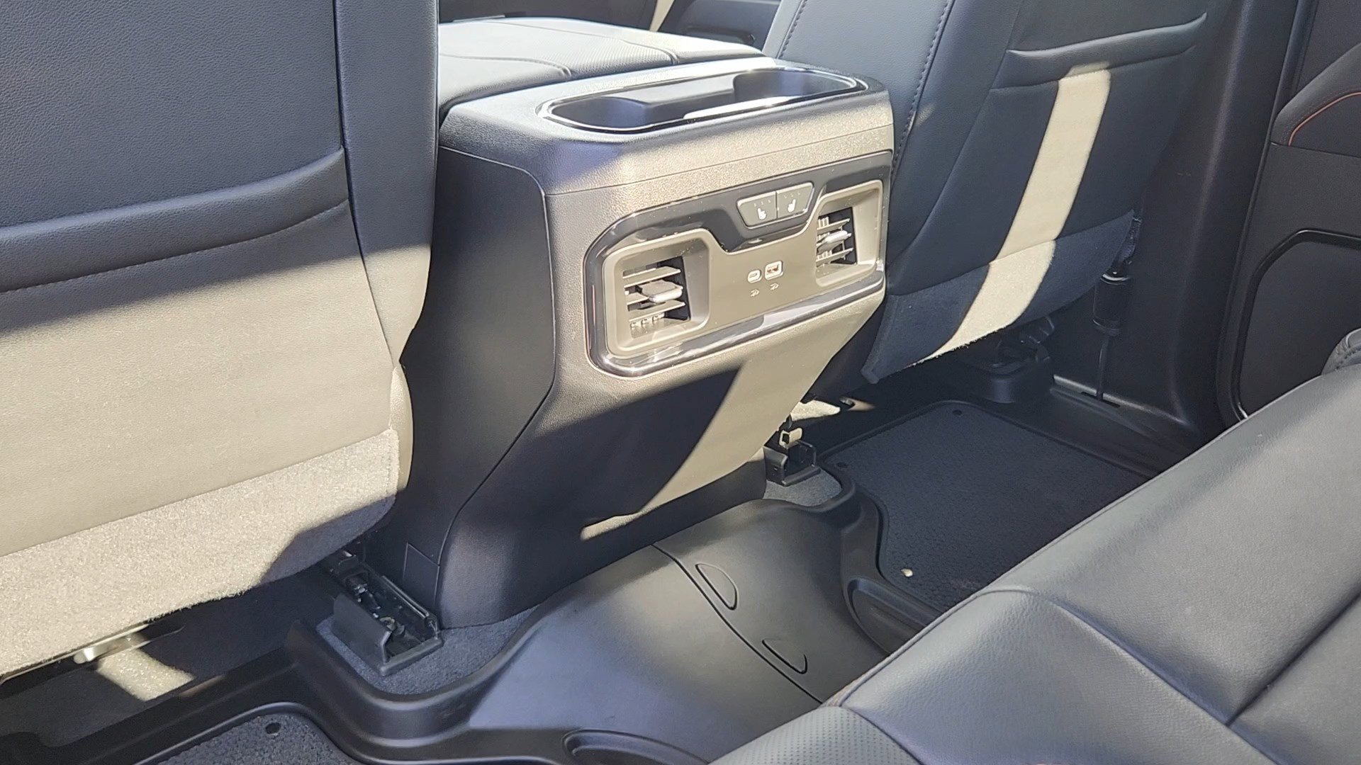 Used 2025 GMC Sierra 1500 AT4 AWD/4WD image 17