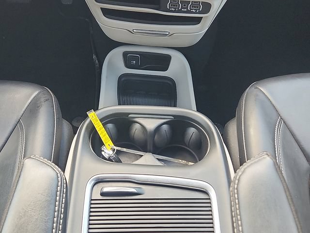 Used 2023 Chrysler Pacifica Touring-L FWD image 18
