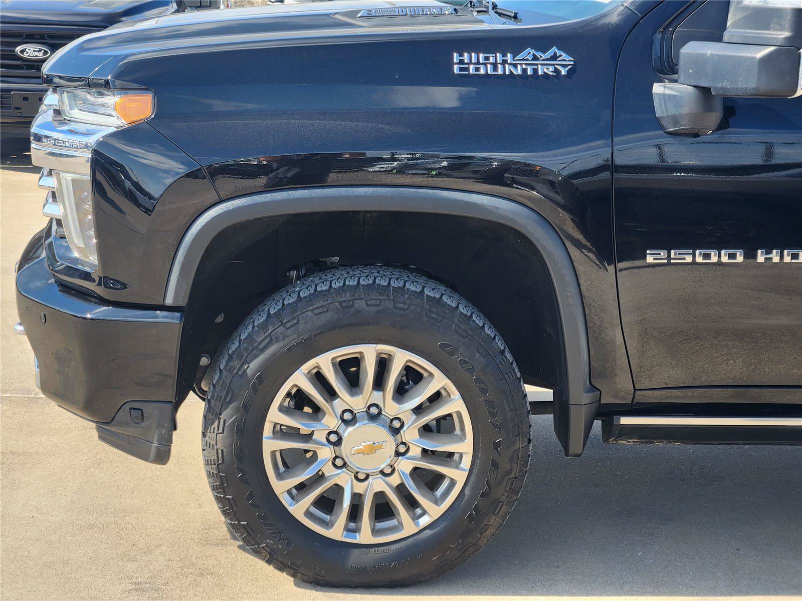 Used 2022 Chevrolet Silverado 2500 High Country w/ Technology Package AWD/4WD image 8