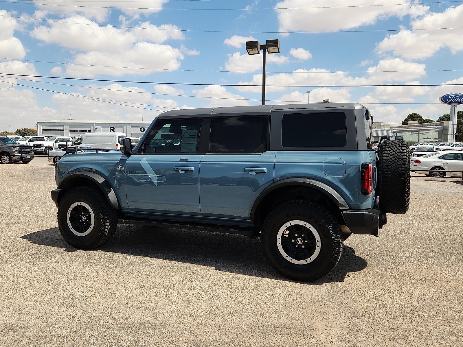 Certified 2023 Ford Bronco Outer Banks w/ Sasquatch Package AWD/4WD image 4