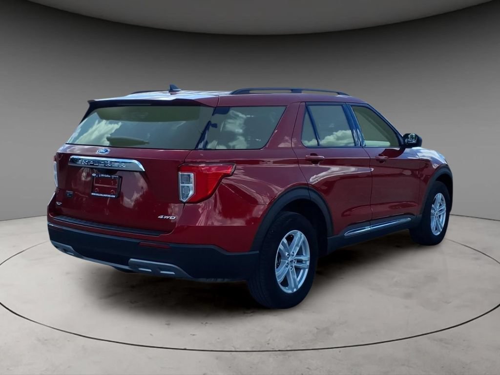 Certified 2024 Ford Explorer XLT w/ Equipment Group 202A AWD/4WD image 9