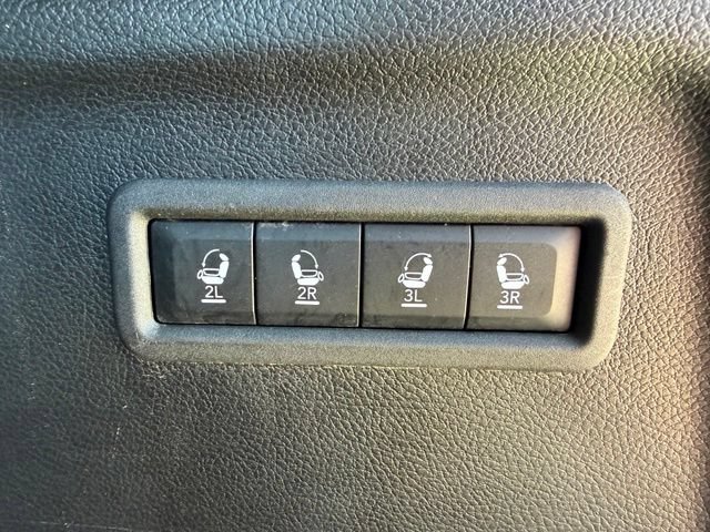 Used 2024 Jeep Wagoneer L Series II RWD image 7