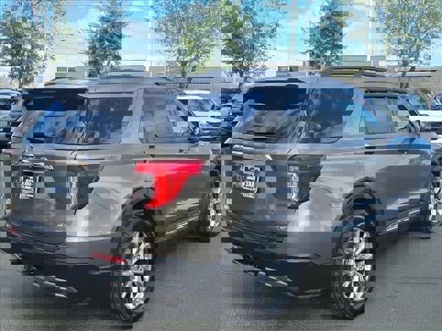 Certified 2021 Ford Explorer XLT w/ Equipment Group 202A image 6