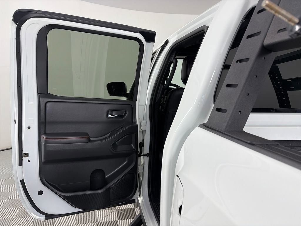 Used 2023 Nissan Frontier PRO-4X w/ Pro-4X Premium Package AWD/4WD image 12
