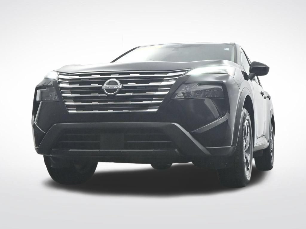 Used 2025 Nissan Rogue SV FWD image 40