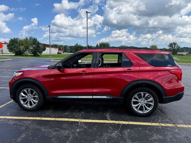Certified 2022 Ford Explorer XLT w/ Equipment Group 202A AWD/4WD image 14