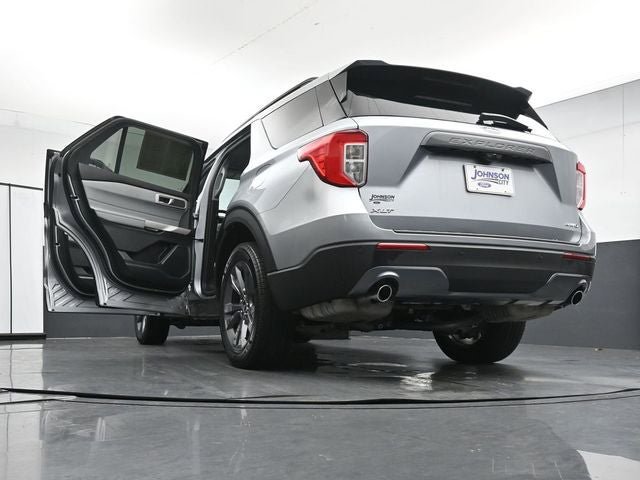 Certified 2024 Ford Explorer XLT w/ Equipment Group 202A AWD/4WD image 40
