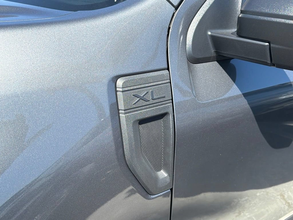 Certified 2025 Ford Maverick XL FWD image 3
