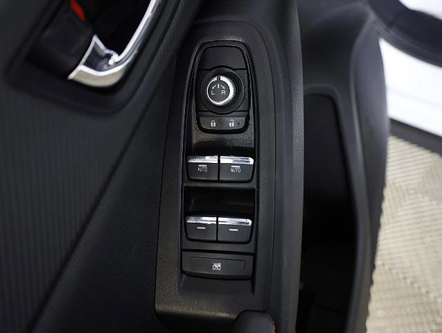 Used 2025 Subaru Crosstrek 2.5i Limited w/ Crosstrek Mirror Package image 17