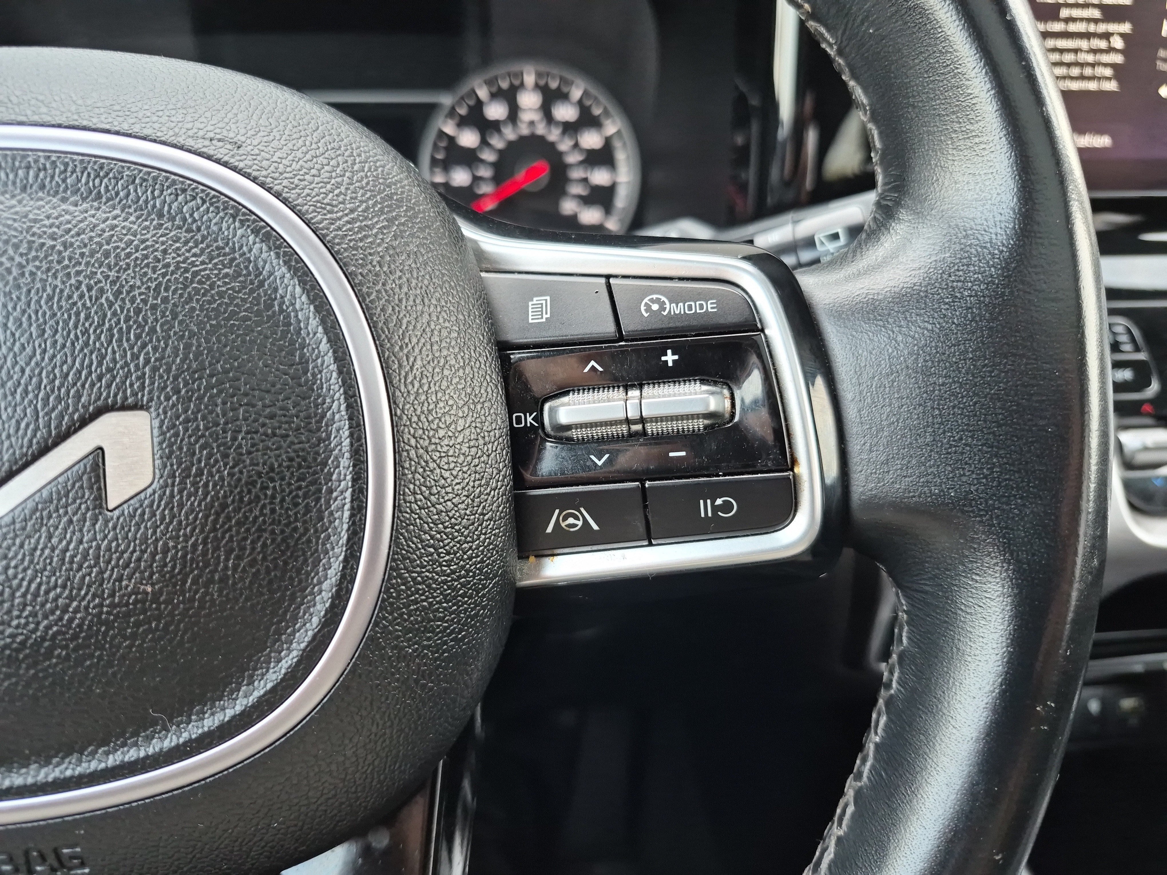 Used 2023 Kia Sorento S w/ Panoramic Sunroof Package AWD/4WD image 28