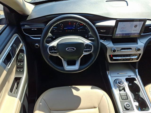 Certified 2022 Ford Explorer XLT w/ Equipment Group 202A image 11