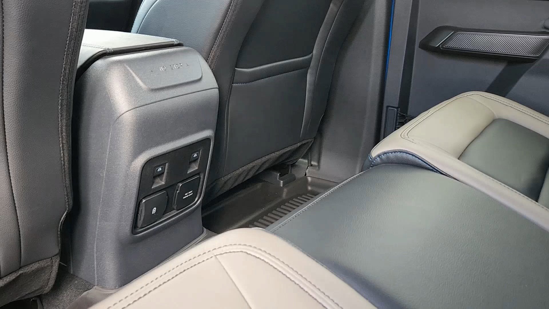 Certified 2024 Ford Bronco Wildtrak image 17