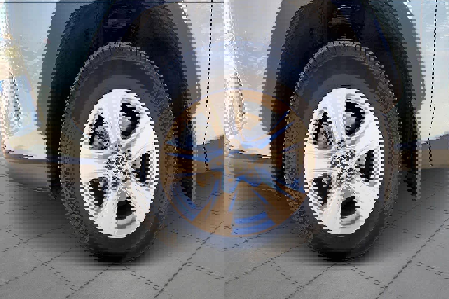 Used 2021 Toyota RAV4 XLE w/ Convenience Package image 13