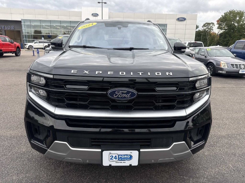 Certified 2025 Ford Expedition Platinum w/ Driver's Package AWD/4WD image 10