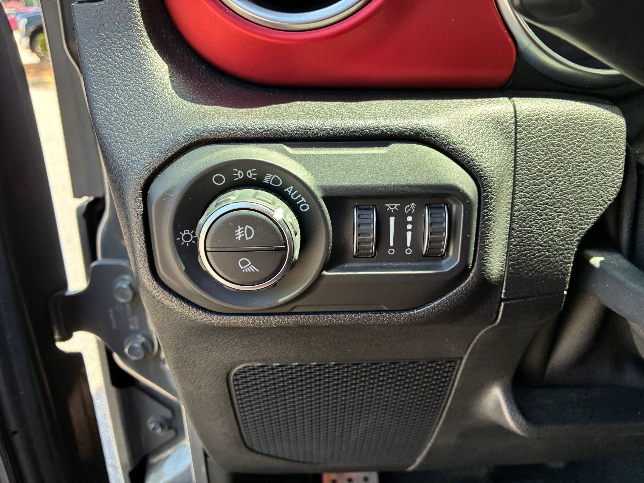 Used 2021 Jeep Gladiator Rubicon AWD/4WD image 16