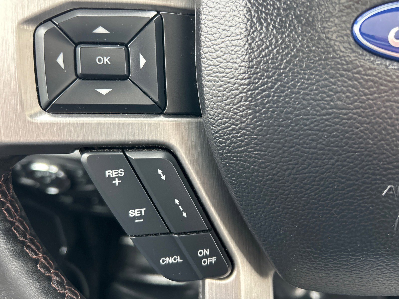 Certified 2019 Ford F150 Platinum w/ Equipment Group 701A Luxury image 24