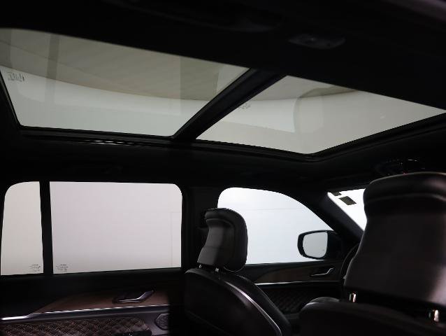 Used 2025 Jeep Grand Cherokee Summit AWD/4WD image 30