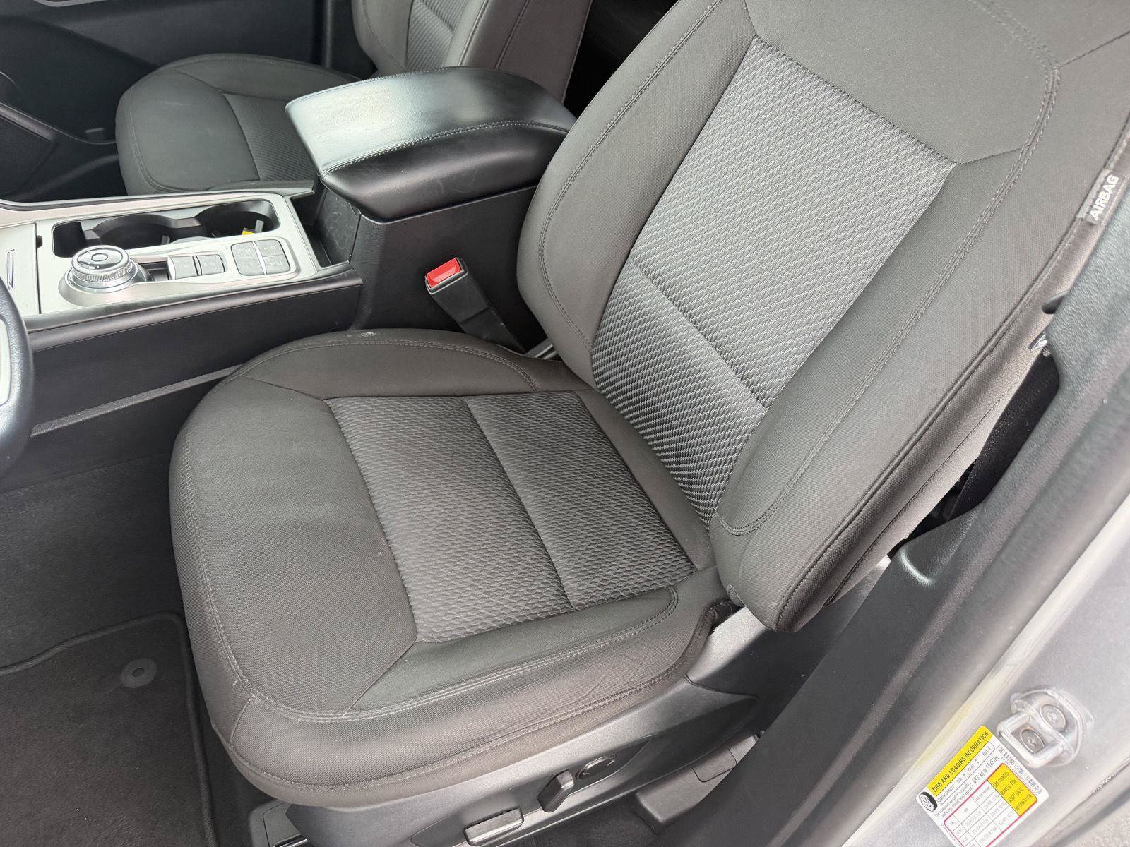 Certified 2023 Ford Explorer XLT RWD image 30