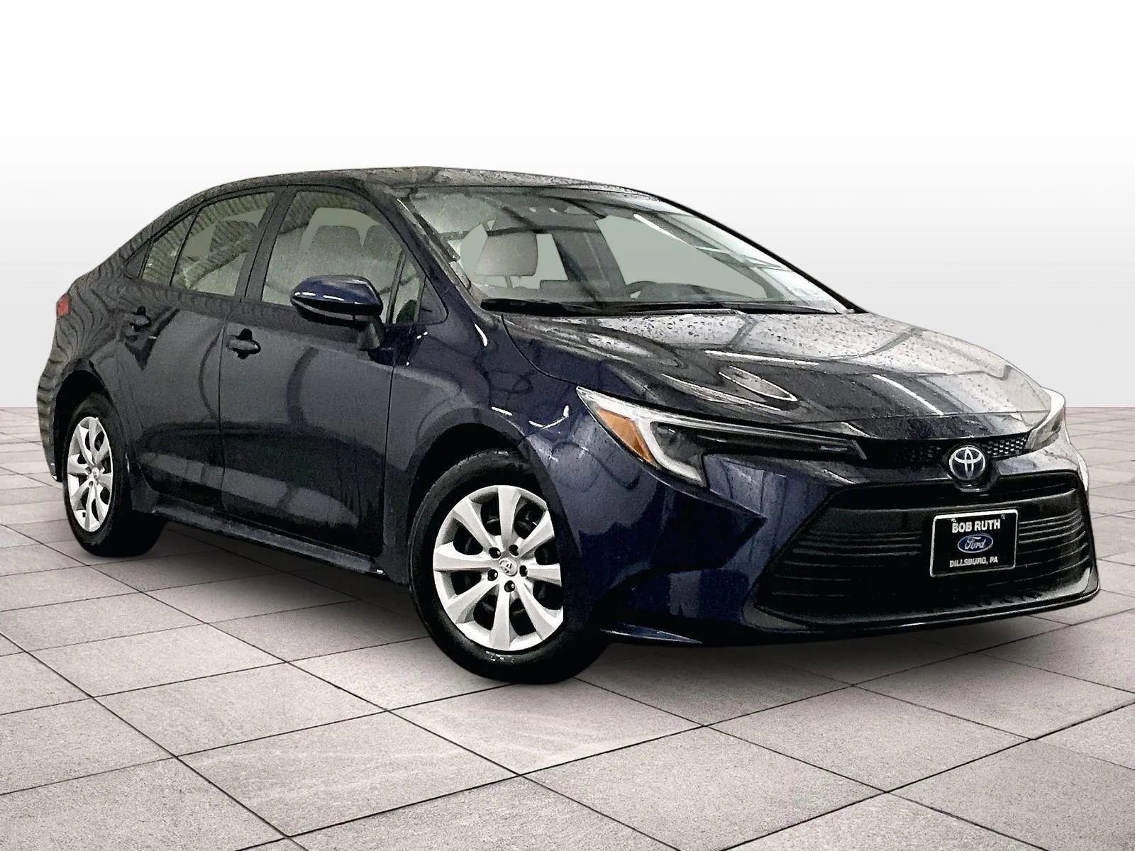 Used 2024 Toyota Corolla LE FWD image 2