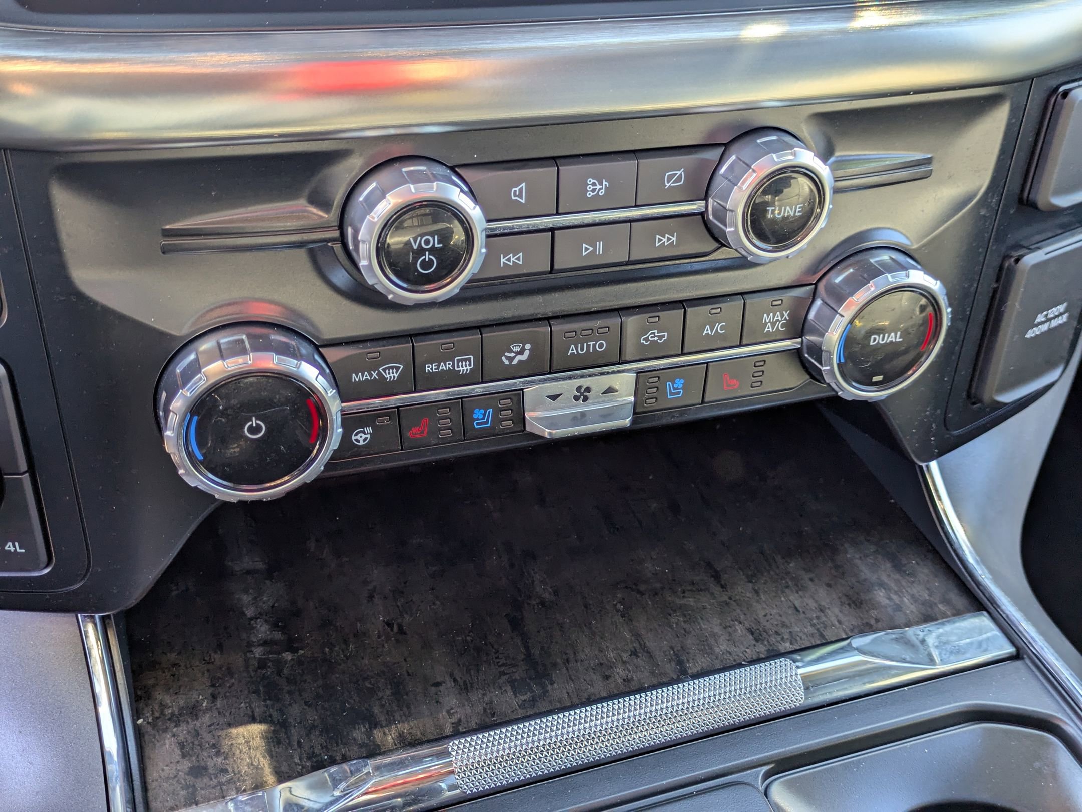 Certified 2023 Ford F150 Lariat w/ Equipment Group 502A High image 24