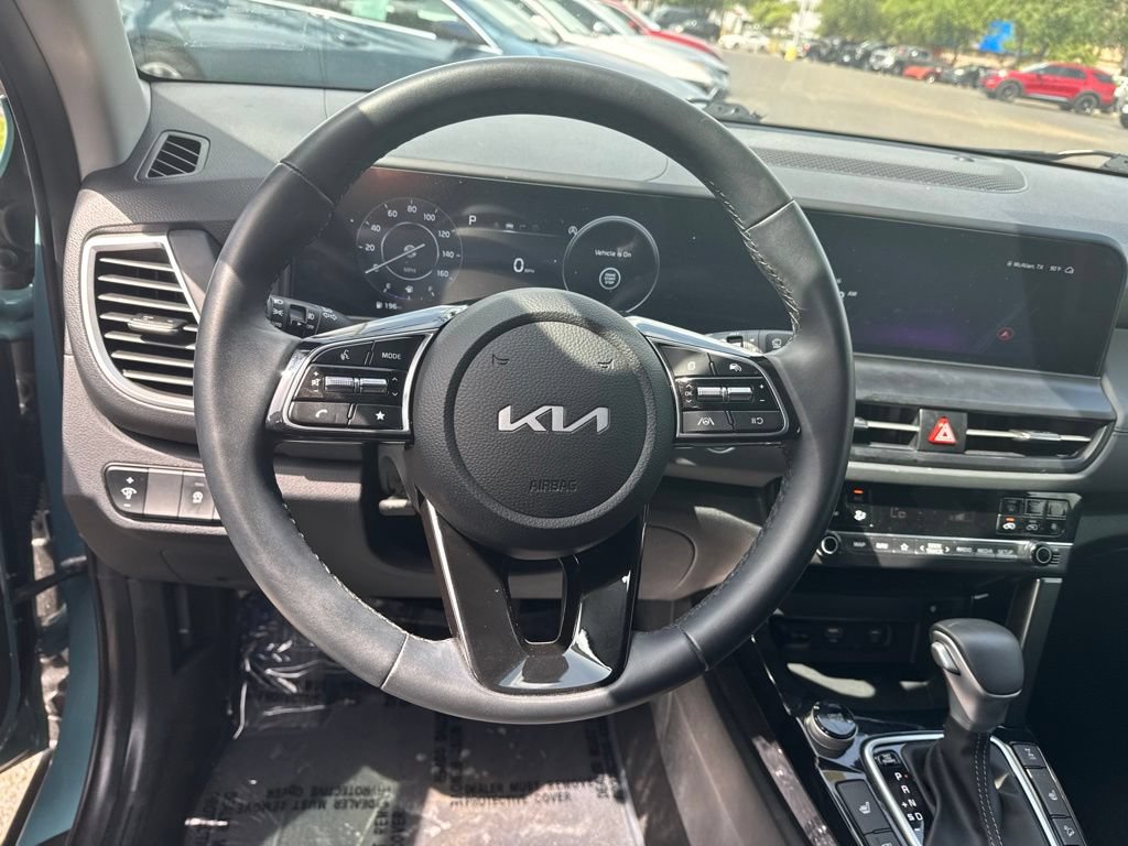 Used 2025 Kia Seltos EX AWD/4WD image 13