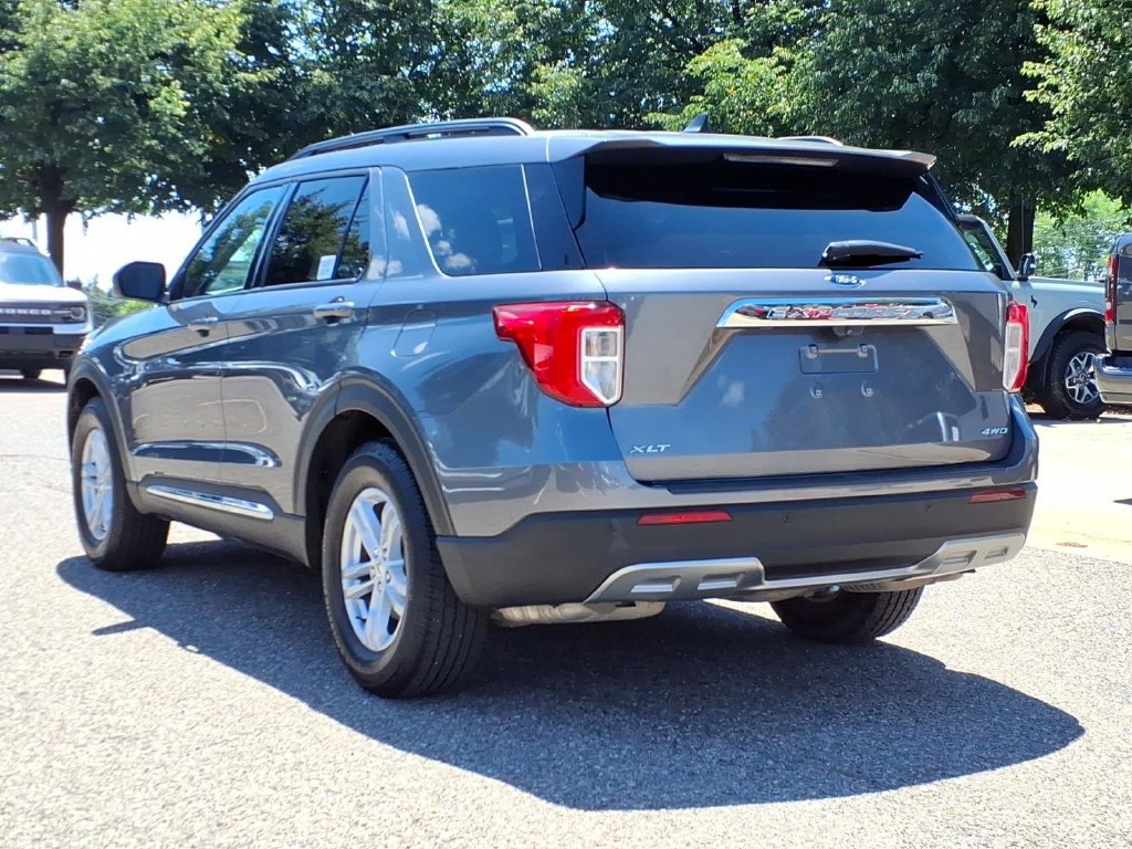 Certified 2021 Ford Explorer XLT w/ Equipment Group 202A AWD/4WD image 6