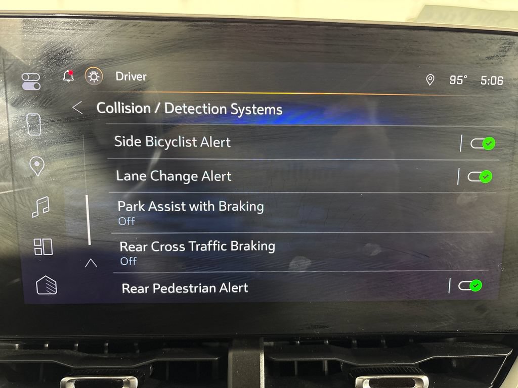 Used 2025 Chevrolet Equinox LT w/ Safety and Technology Package FWD image 34