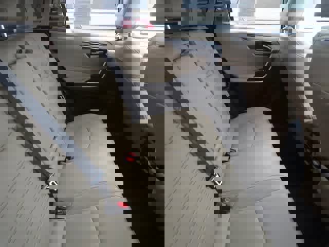 Used 2023 Toyota RAV4 XLE Premium image 12