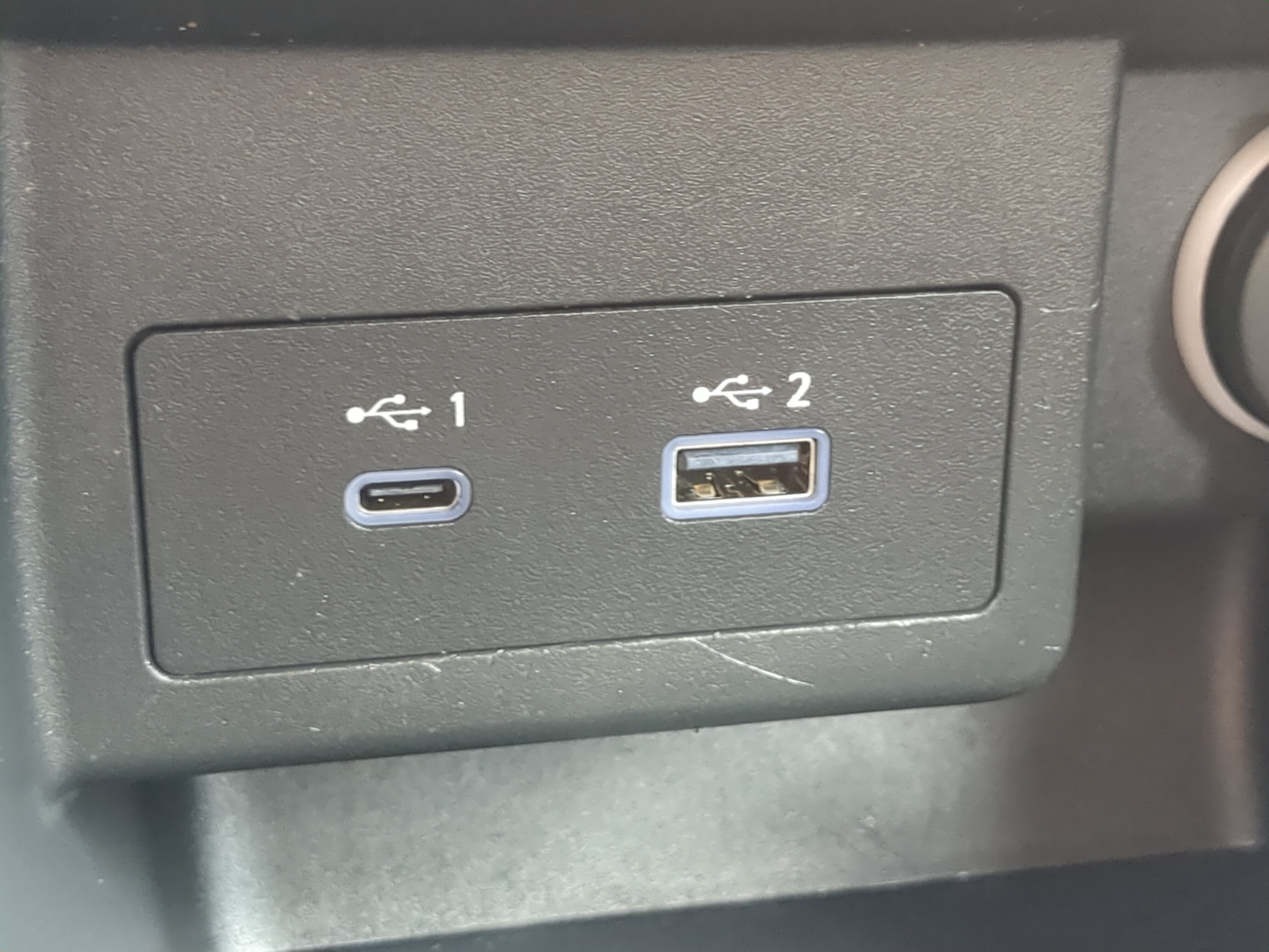 Used 2024 Nissan Kicks SV FWD image 19