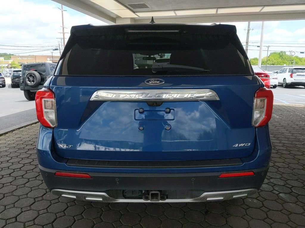 Certified 2023 Ford Explorer XLT w/ Equipment Group 202A AWD/4WD image 7