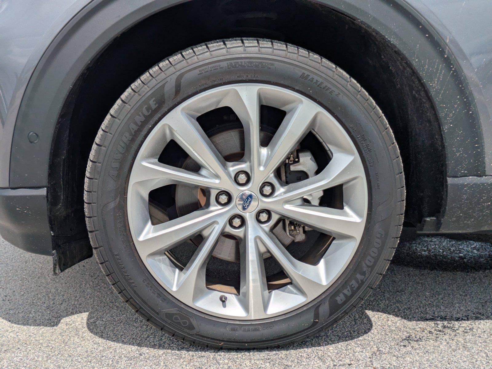 Certified 2021 Ford Explorer Platinum w/ Equipment Group 601A AWD/4WD image 10