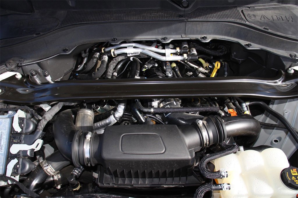 Certified 2022 Ford Explorer Platinum w/ Equipment Group 601A image 31