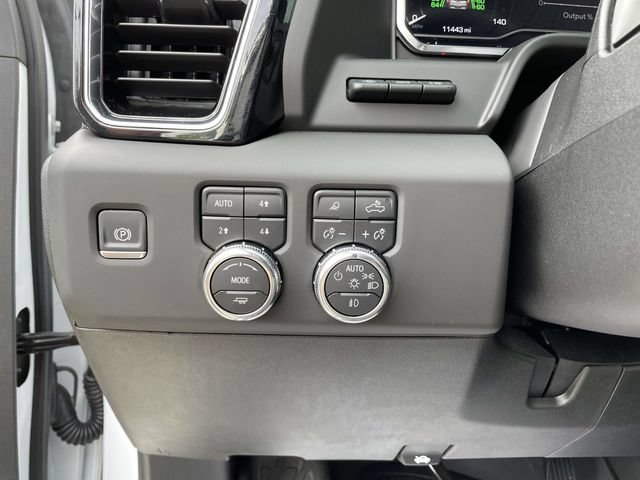 Used 2025 GMC Sierra 3500 Denali w/ Denali Reserve Package AWD/4WD image 25