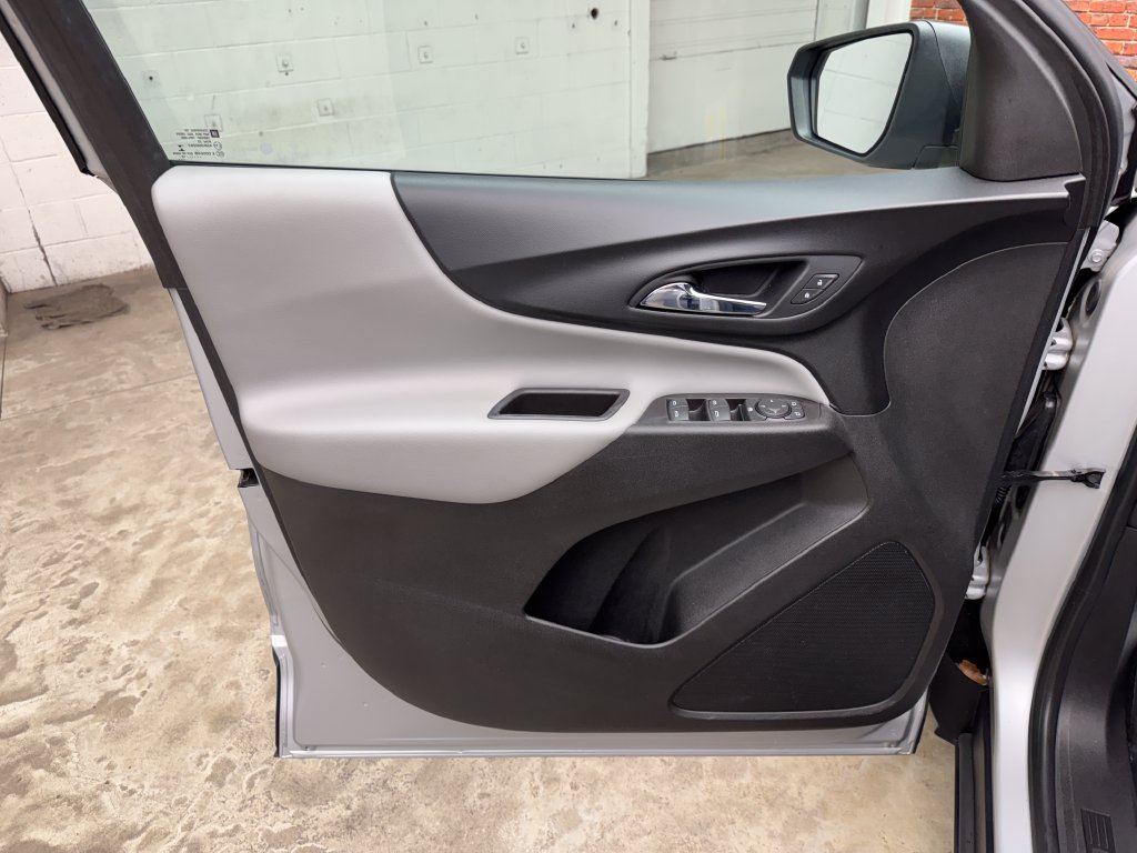 Used 2018 Chevrolet Equinox LS FWD image 8