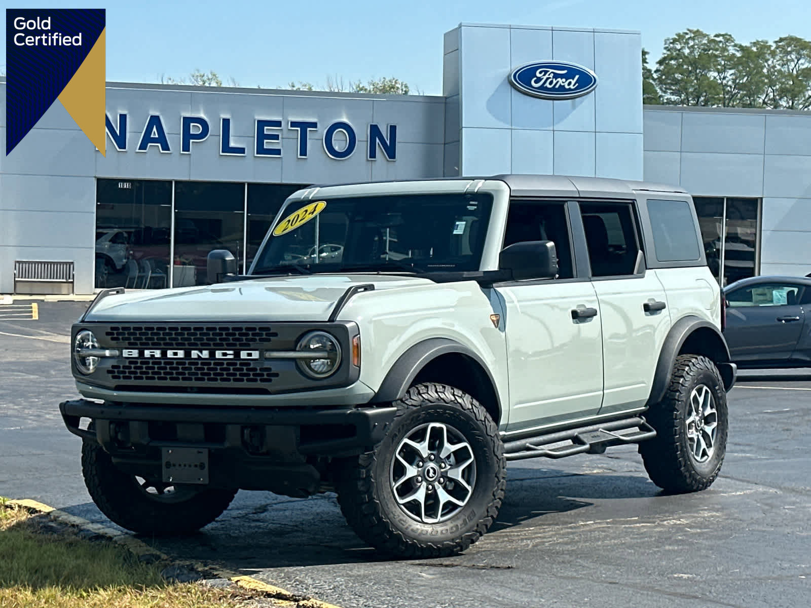 Certified 2024 Ford Bronco Badlands image 1