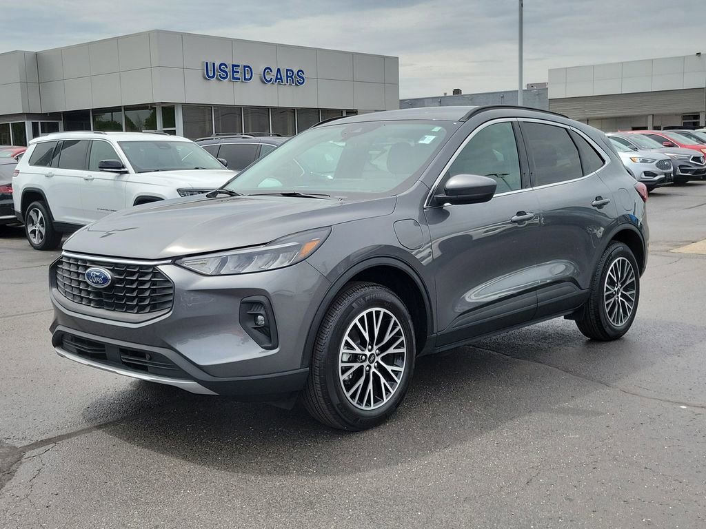 Certified 2025 Ford Escape SE FWD image 8