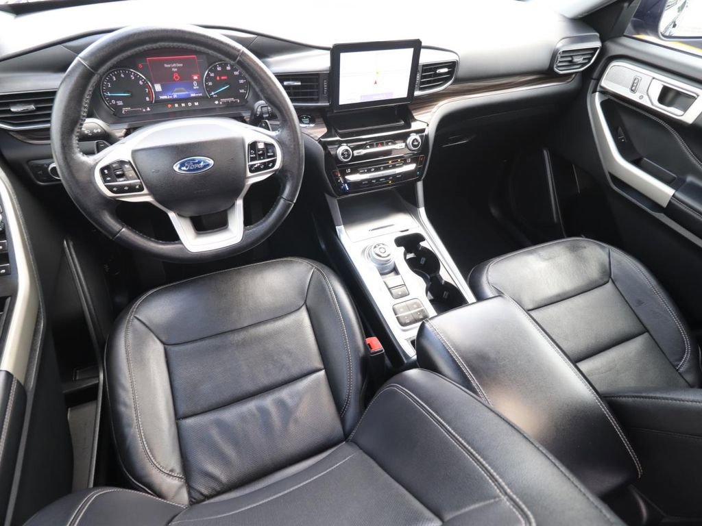 Certified 2021 Ford Explorer Limited w/ Equipment Group 301A image 9