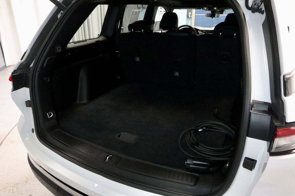 Used 2025 Jeep Grand Cherokee Limited 4xe AWD/4WD image 16
