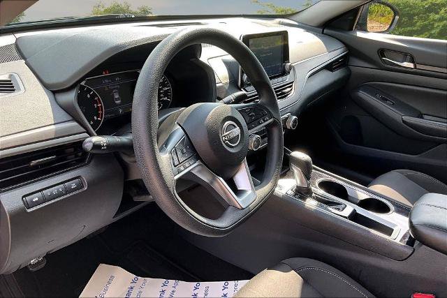 Used 2024 Nissan Altima 2.5 SV FWD image 13
